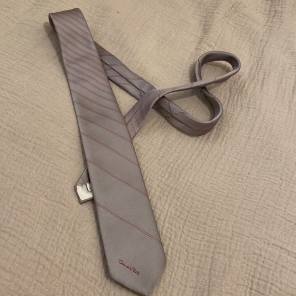 Oscar de la Renta tie. - Picture 4 of 11